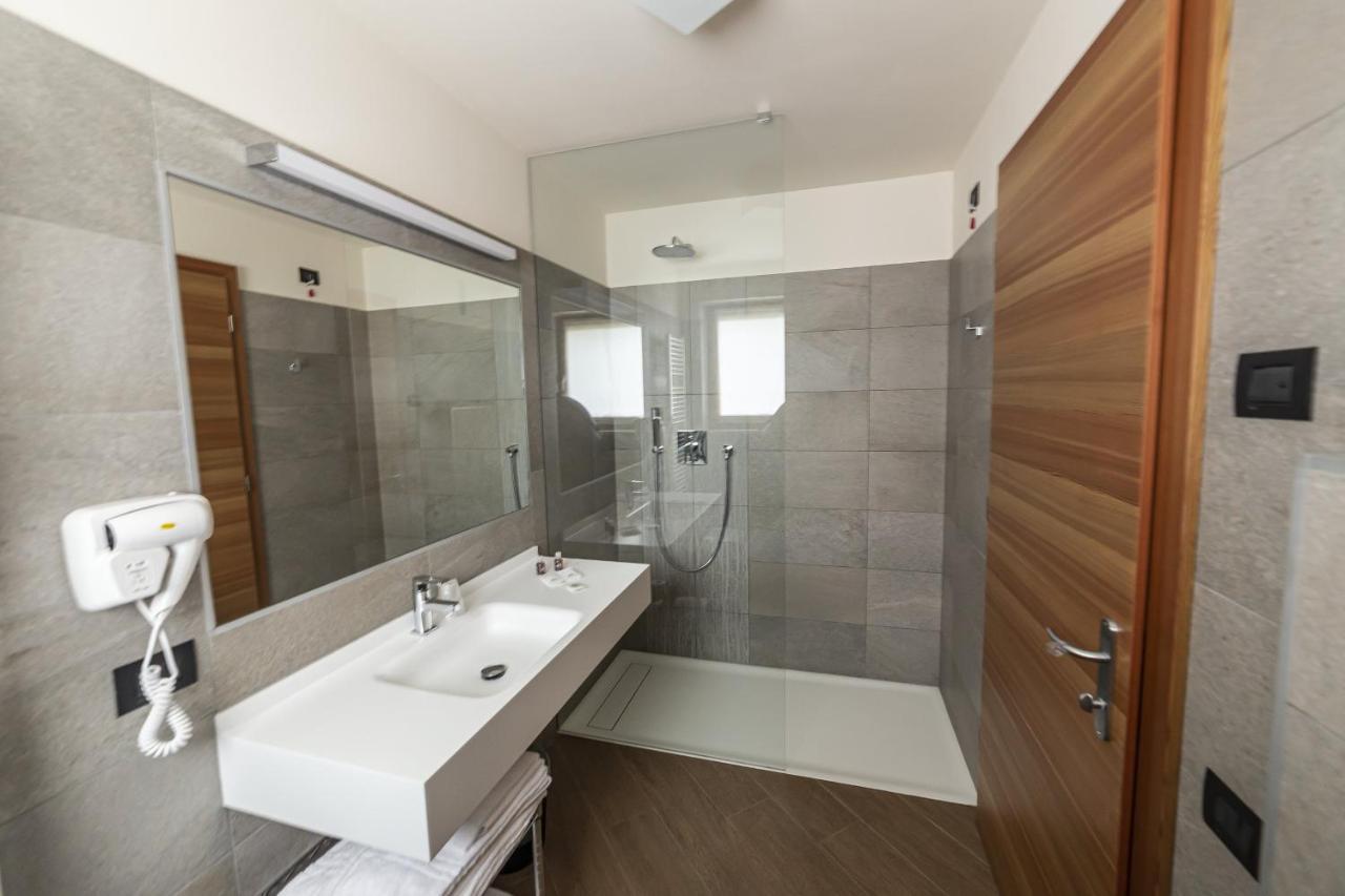 Hotel Garnì Paradisi - Wellness&Spa Mezzano Esterno foto