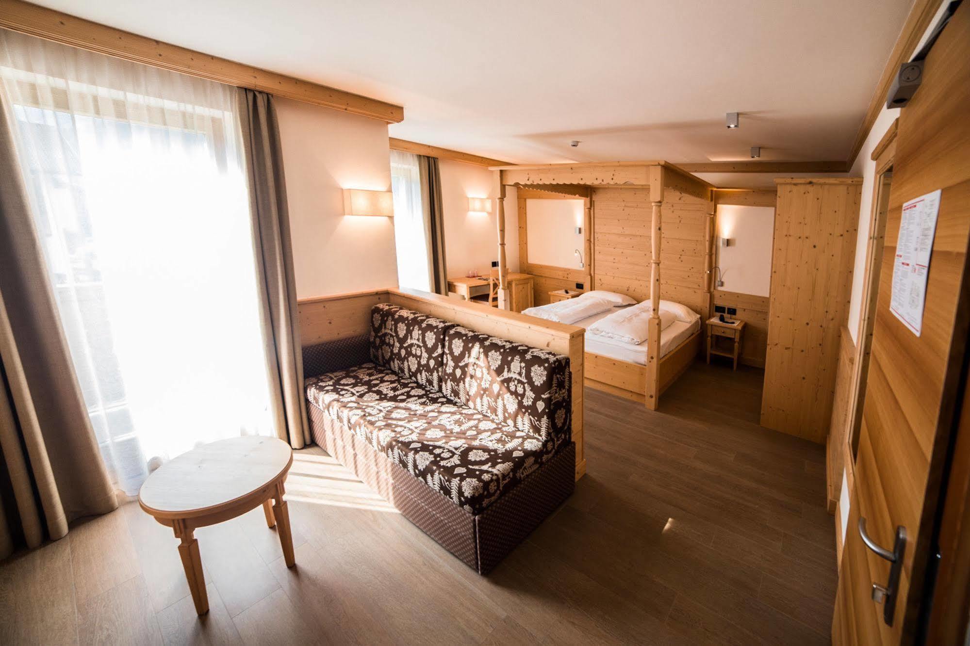 Hotel Garnì Paradisi - Wellness&Spa Mezzano Esterno foto