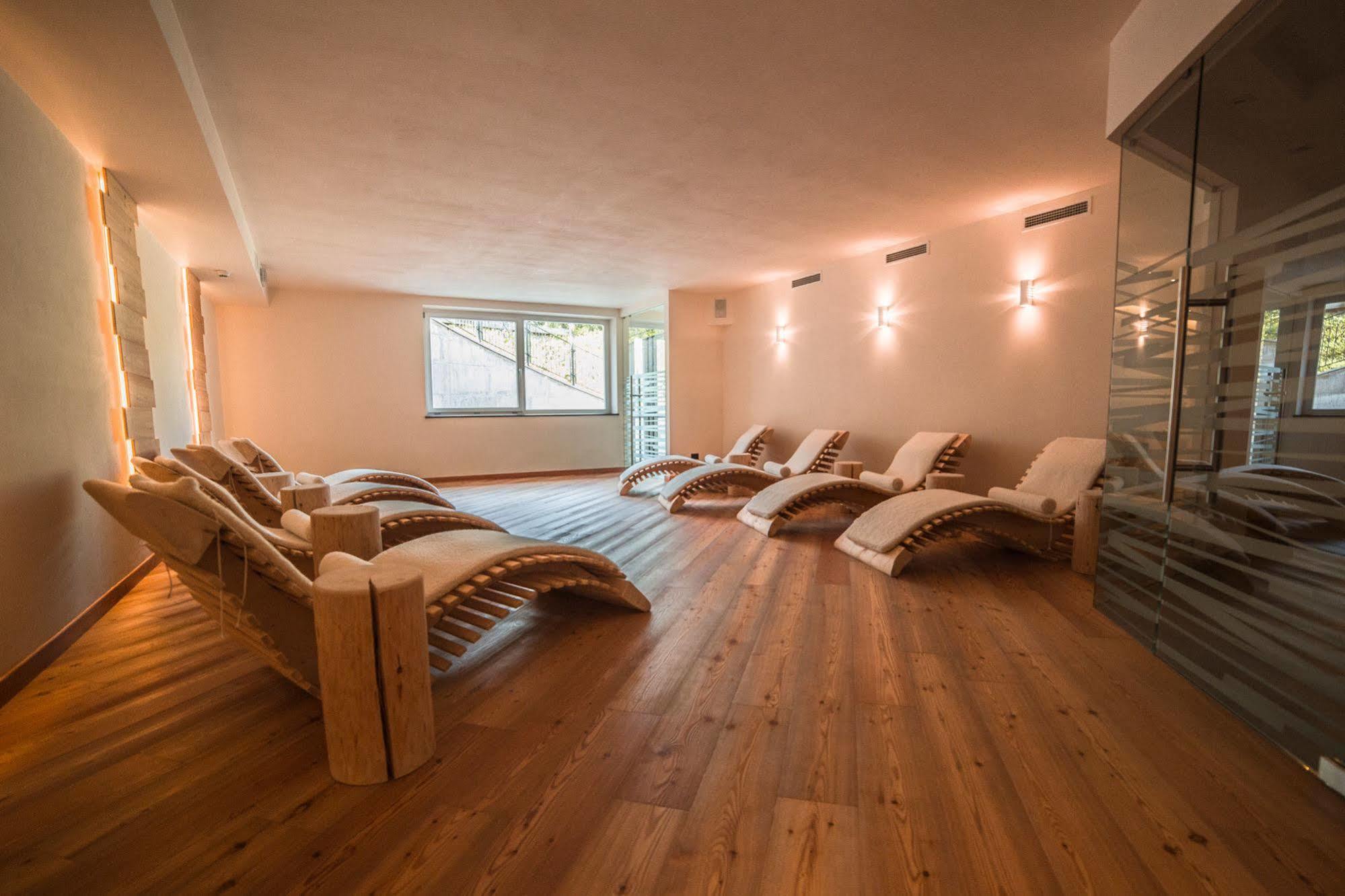 Hotel Garnì Paradisi - Wellness&Spa Mezzano Esterno foto