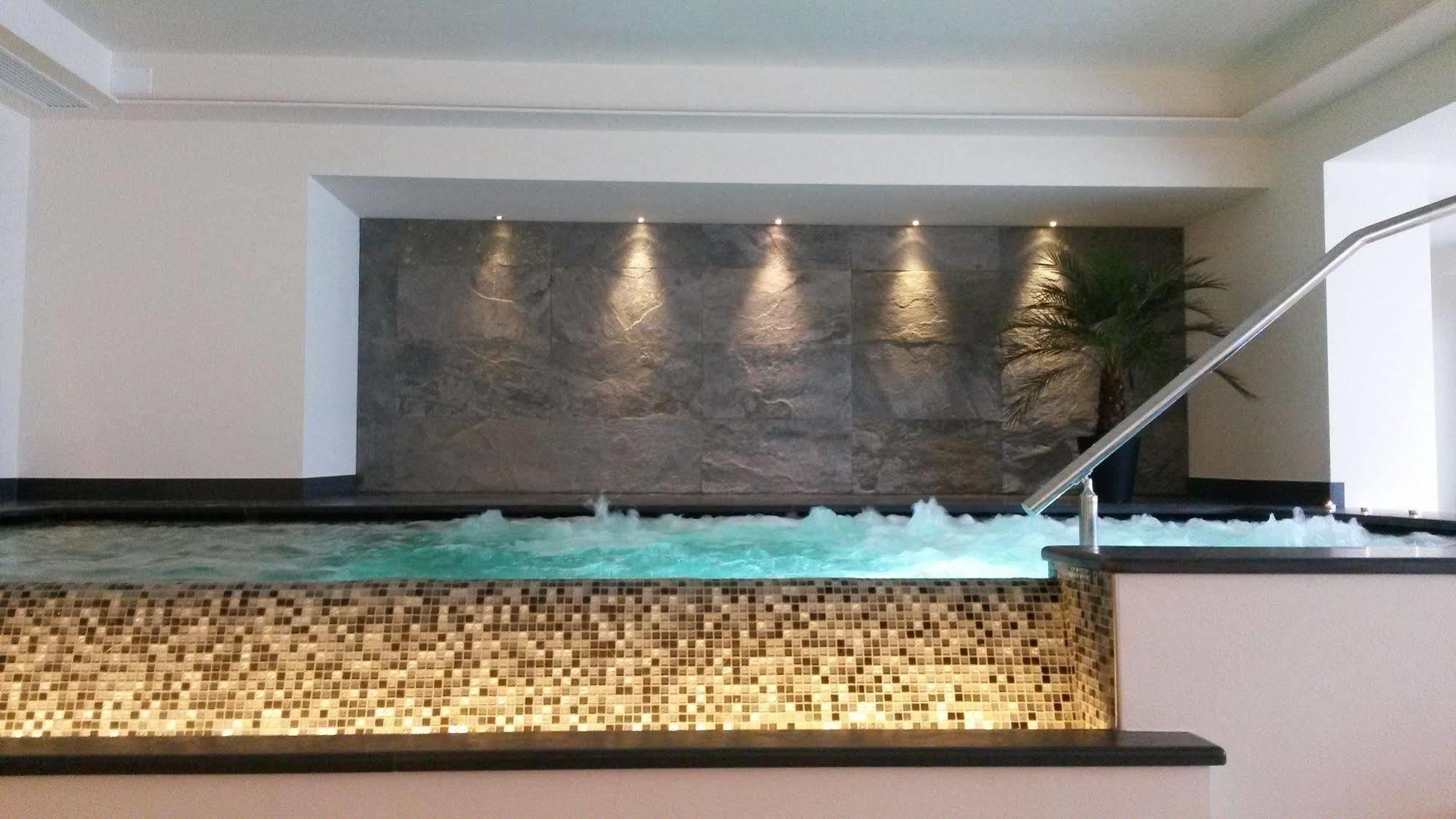 Hotel Garnì Paradisi - Wellness&Spa Mezzano Esterno foto